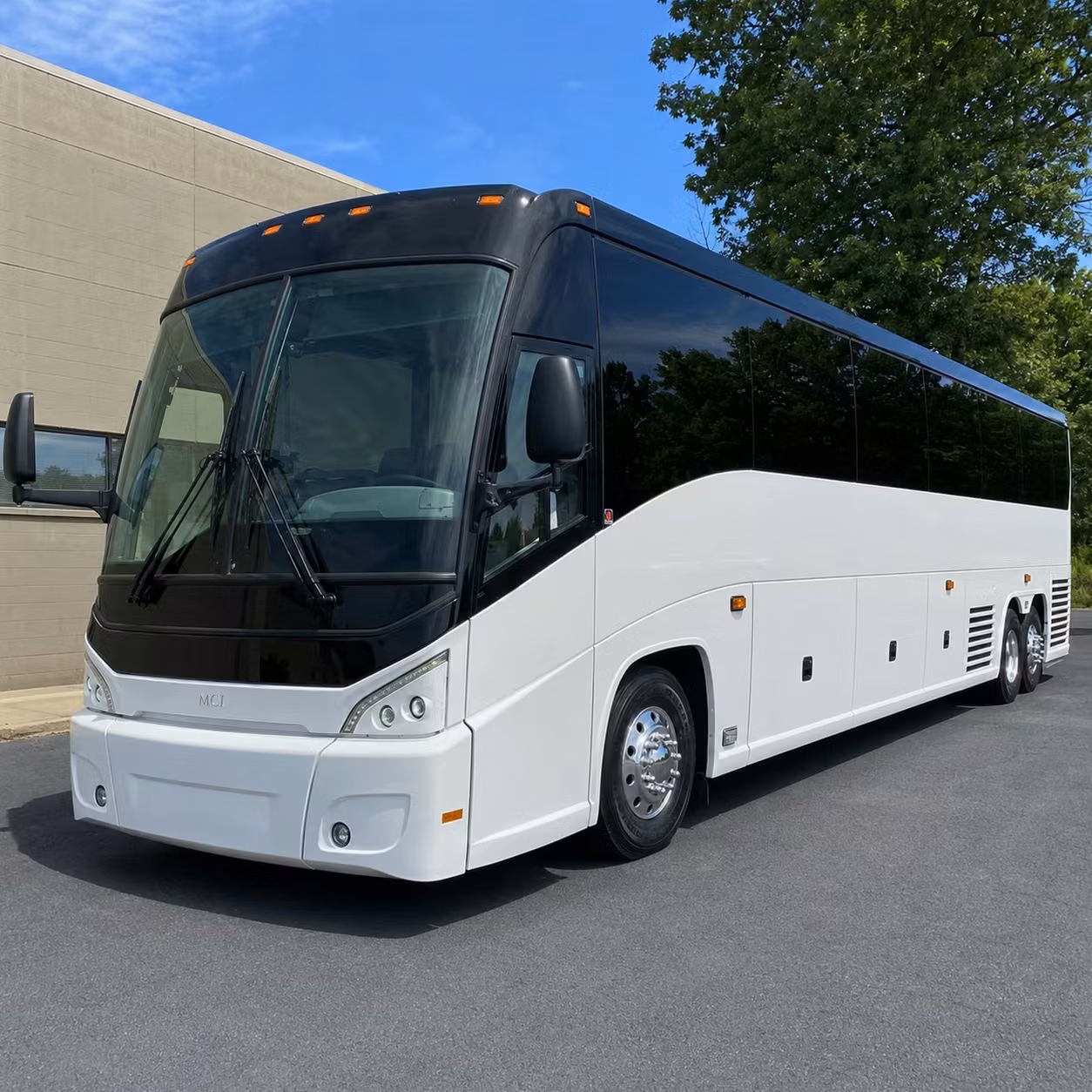 booking multi day charter bus rentals from elk grove for school and youth groups